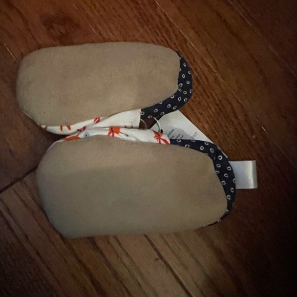 Two Little Beans & Co Baby Booties 0-3 Months Maine Made New - Picture 4 of 4